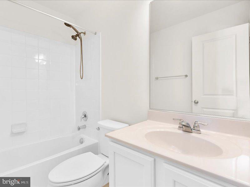 2504 Boeing Way Property Photo 6