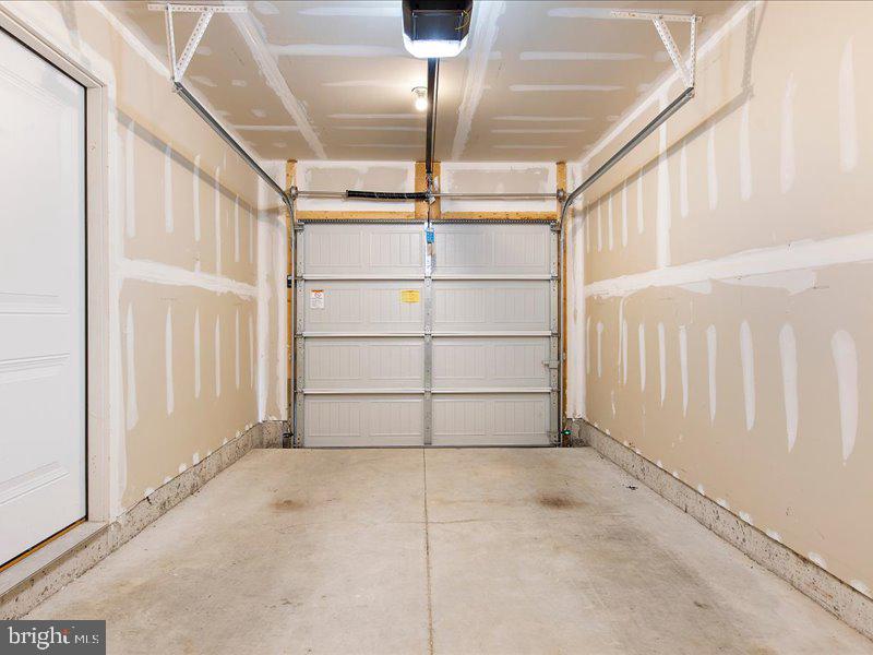 2504 Boeing Way Property Photo 31