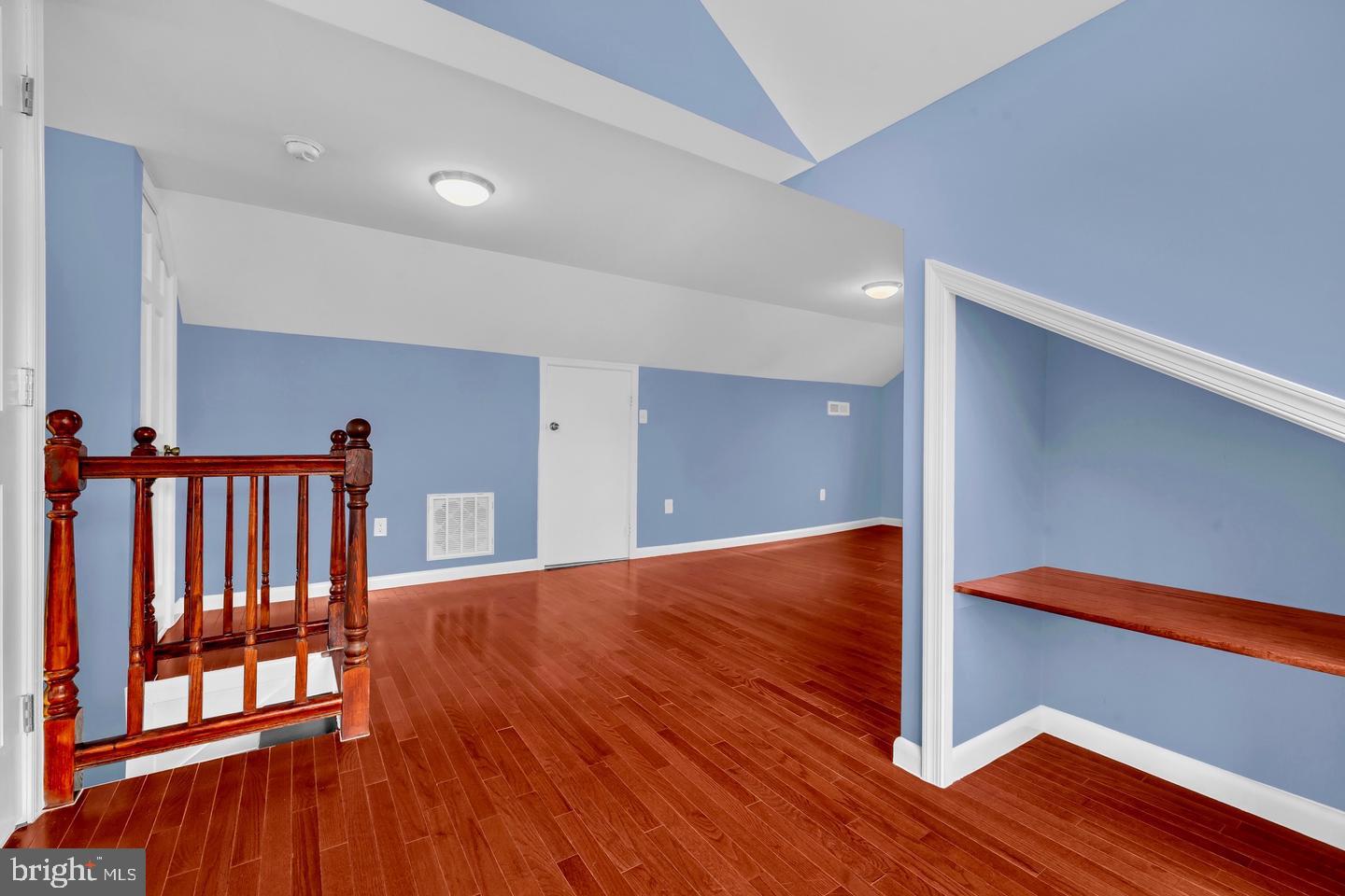 202 Oak St Property Photo 25