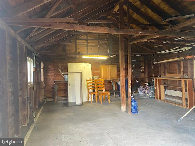 202 Oak St Property Photo 30