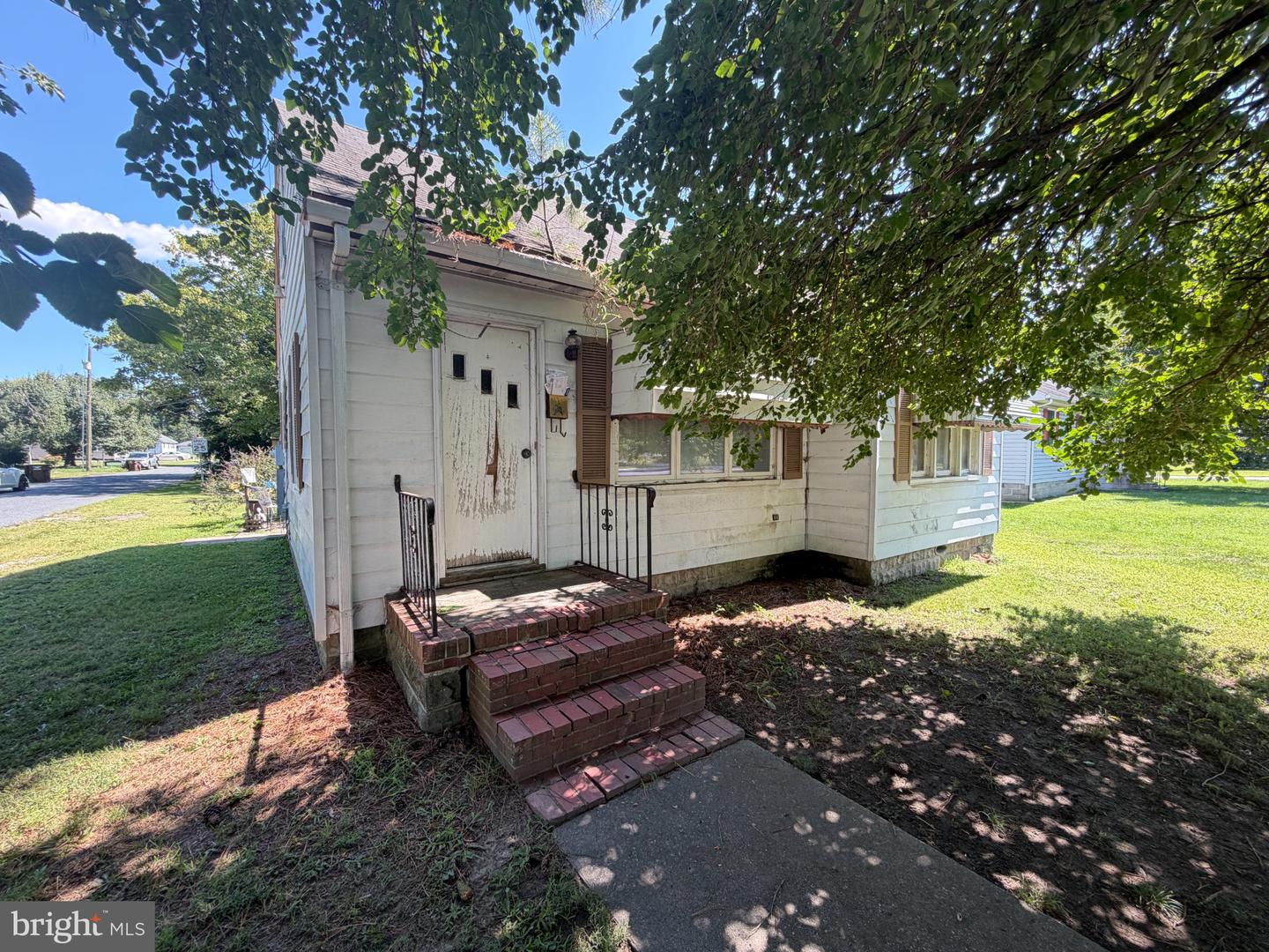 1210 RACE ST Property Photo 1