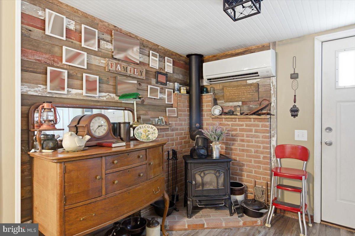 5318 River Property Photo 5