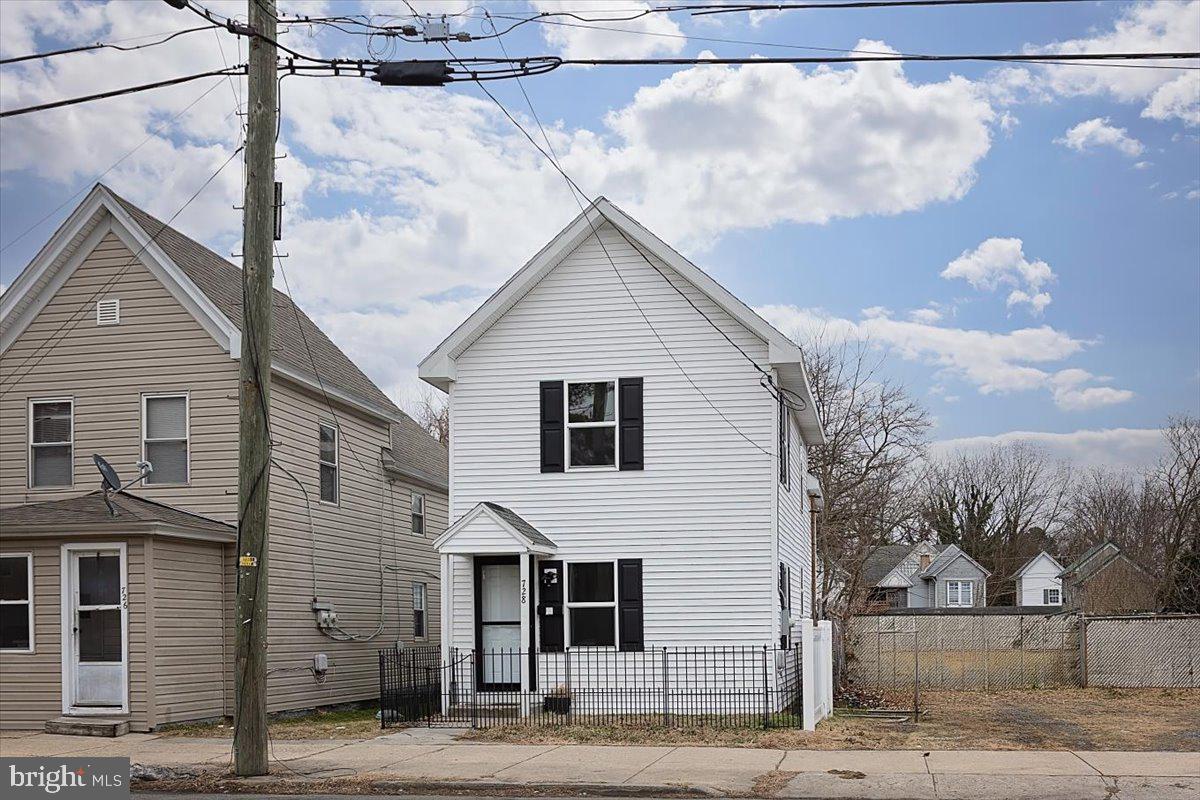 728 RACE ST Property Photo 1