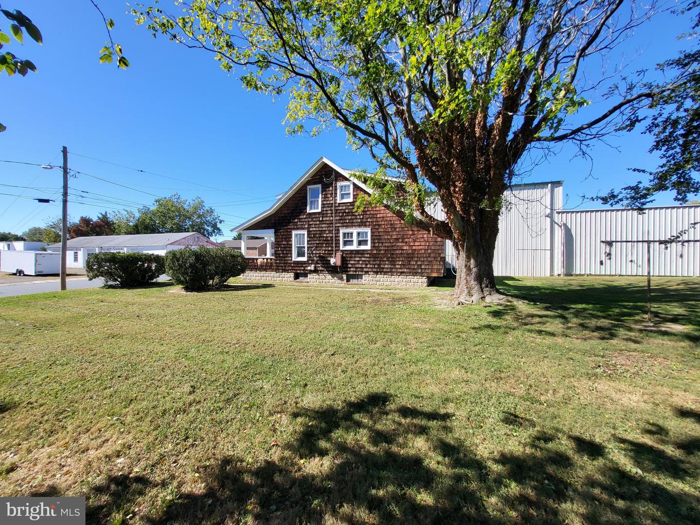 504 Henry St Property Photo 4