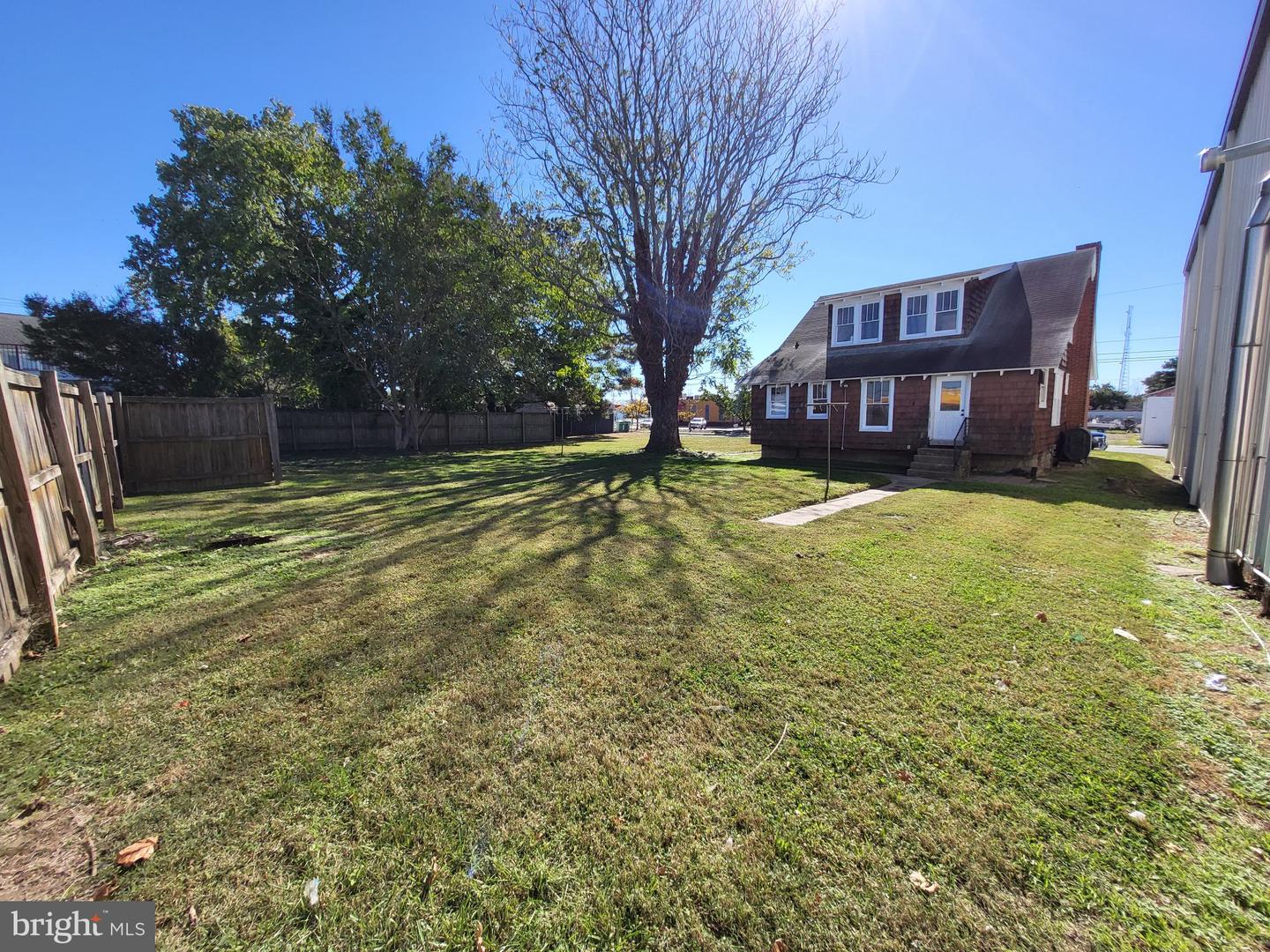 504 Henry St Property Photo 5