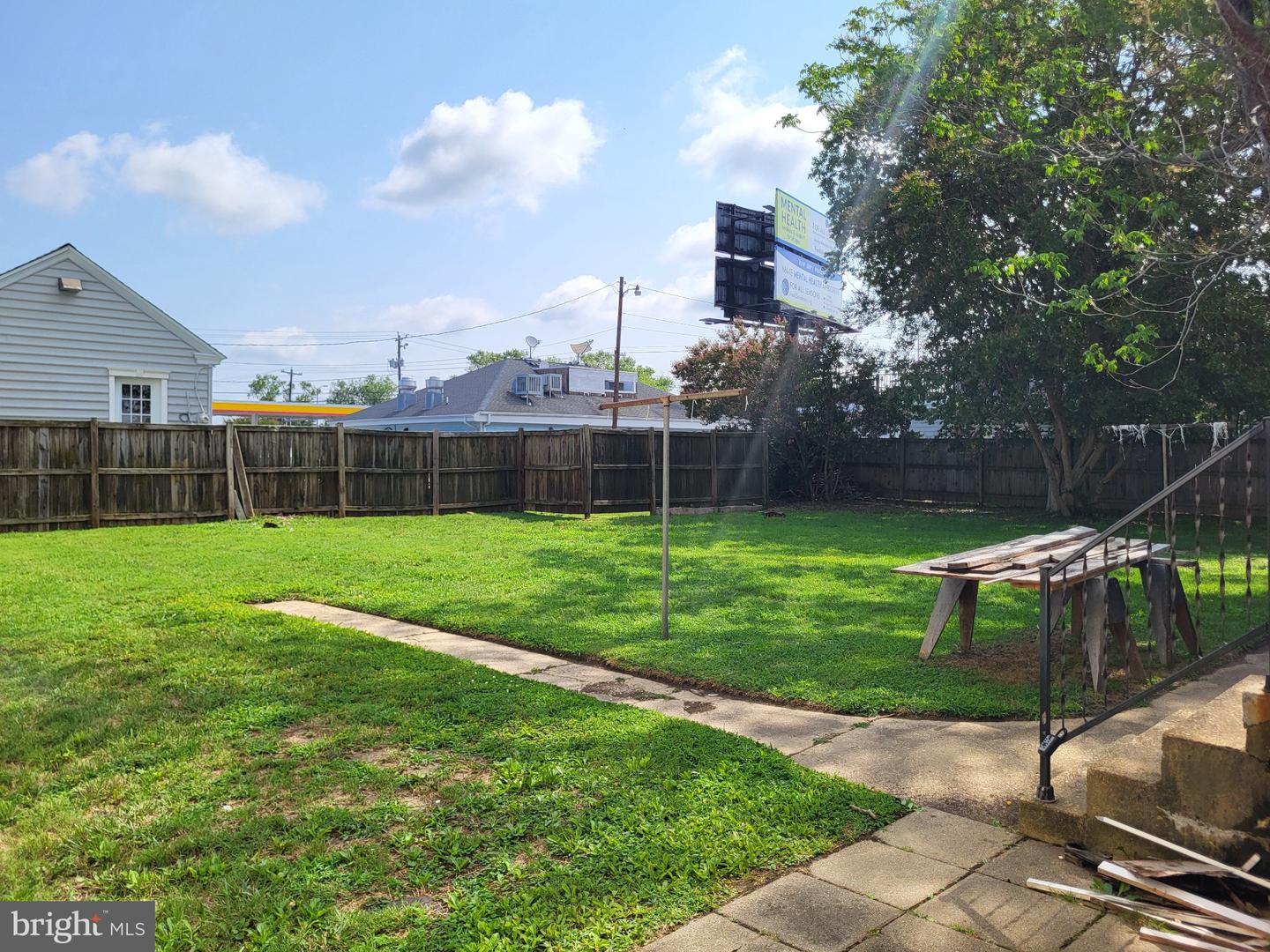 504 Henry St Property Photo 8