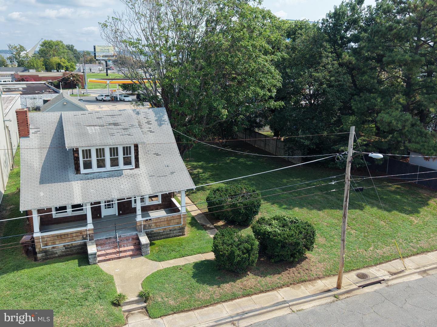 504 Henry St Property Photo 12
