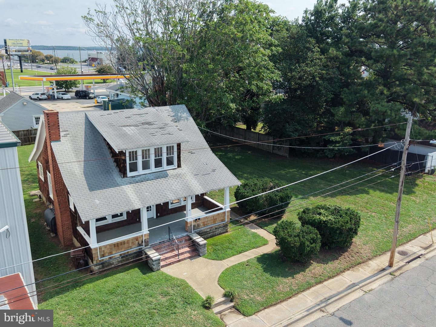 504 Henry St Property Photo 13