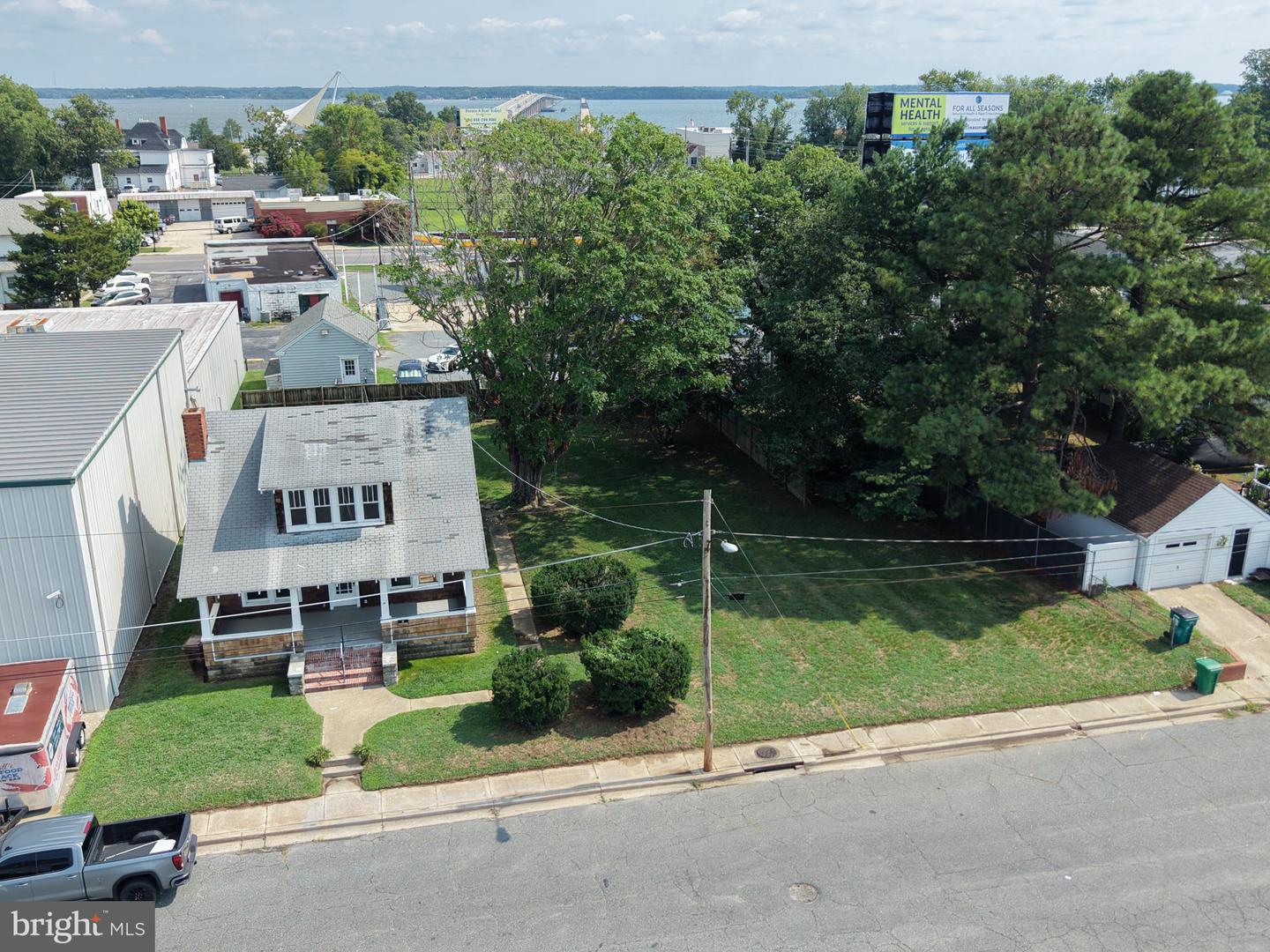 504 Henry St Property Photo 15