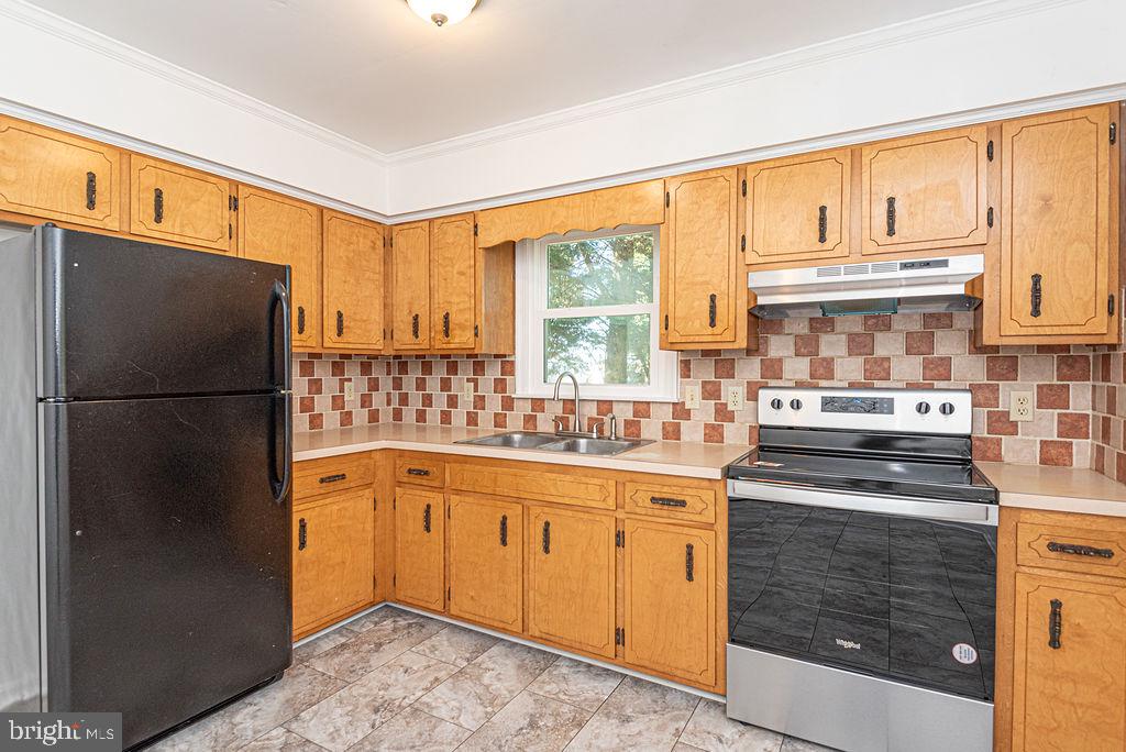 308 Glen Oak Cir Property Photo 5