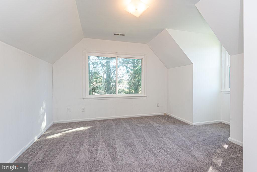 308 Glen Oak Cir Property Photo 15