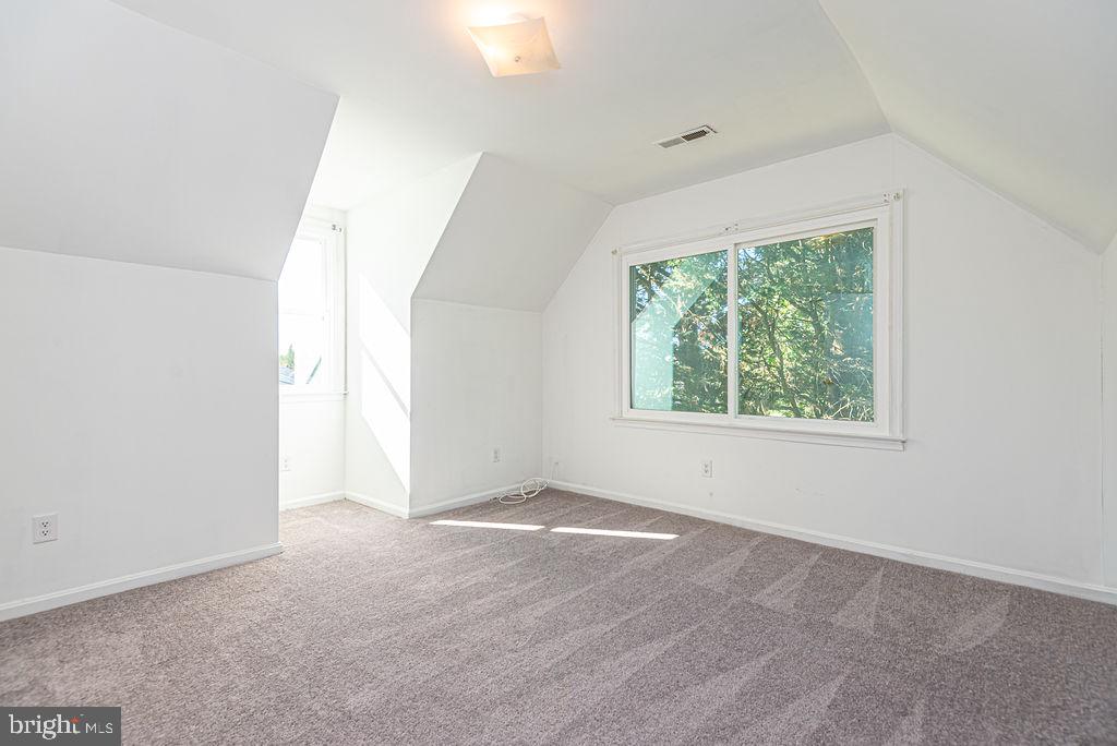 308 Glen Oak Cir Property Photo 17