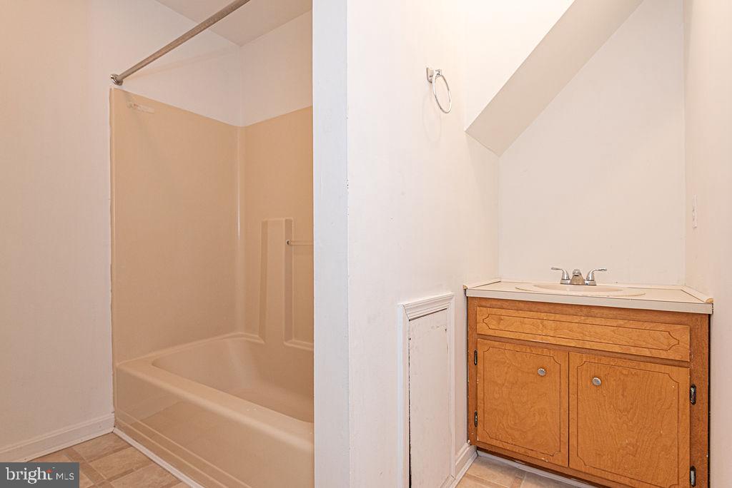 308 Glen Oak Cir Property Photo 19