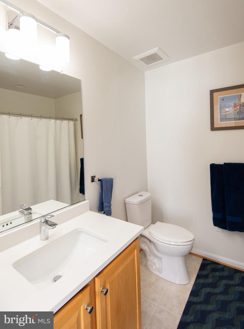 500 Seaway Ln Property Photo 6