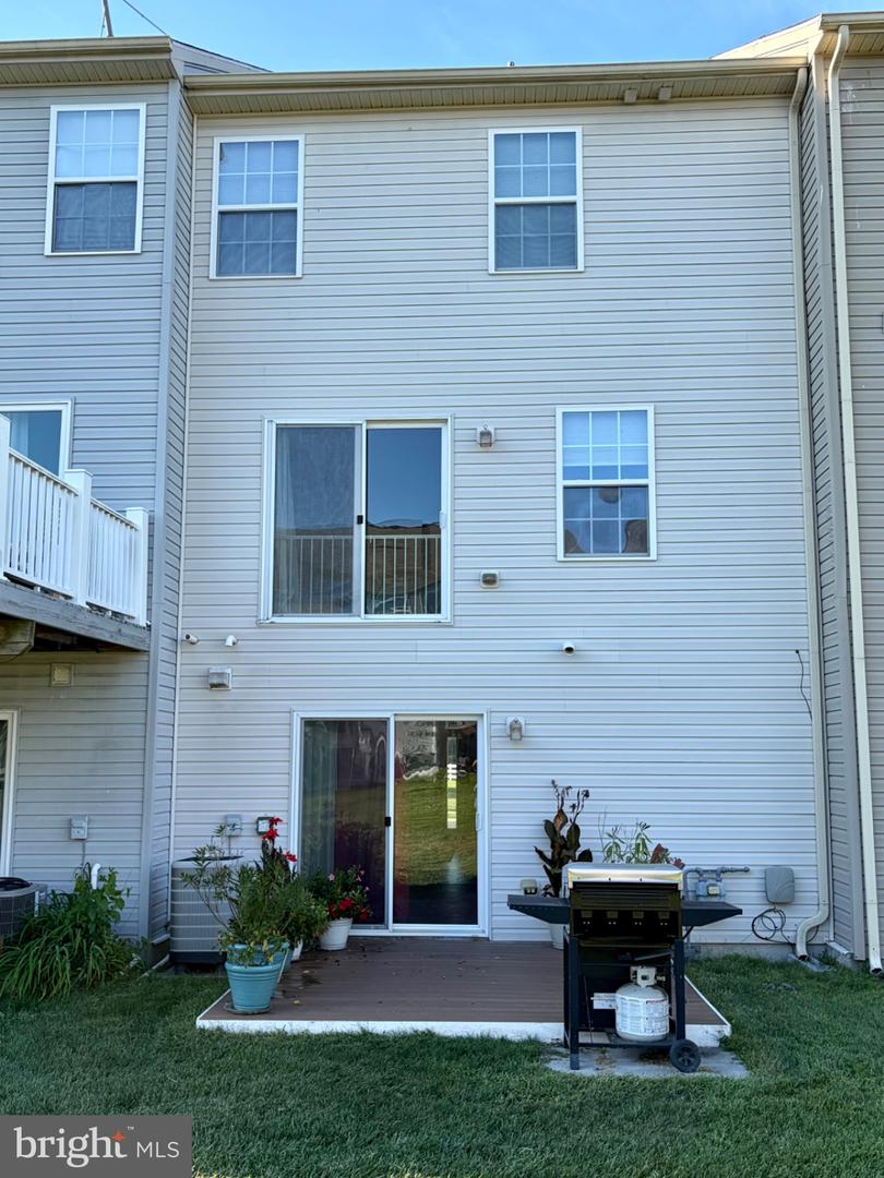 2516 Westwind Blvd #th Property Photo 6