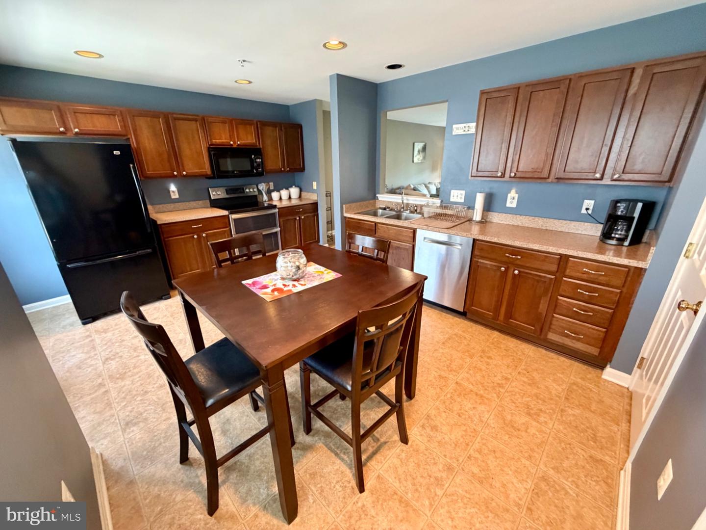2516 Westwind Blvd #th Property Photo 11