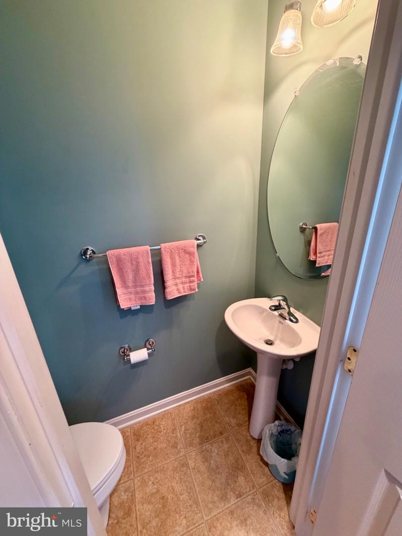 2516 Westwind Blvd #th Property Photo 14