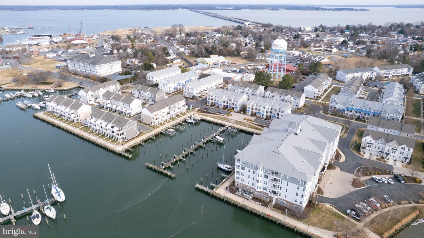 334 SHIPYARD DR Property Photo 1