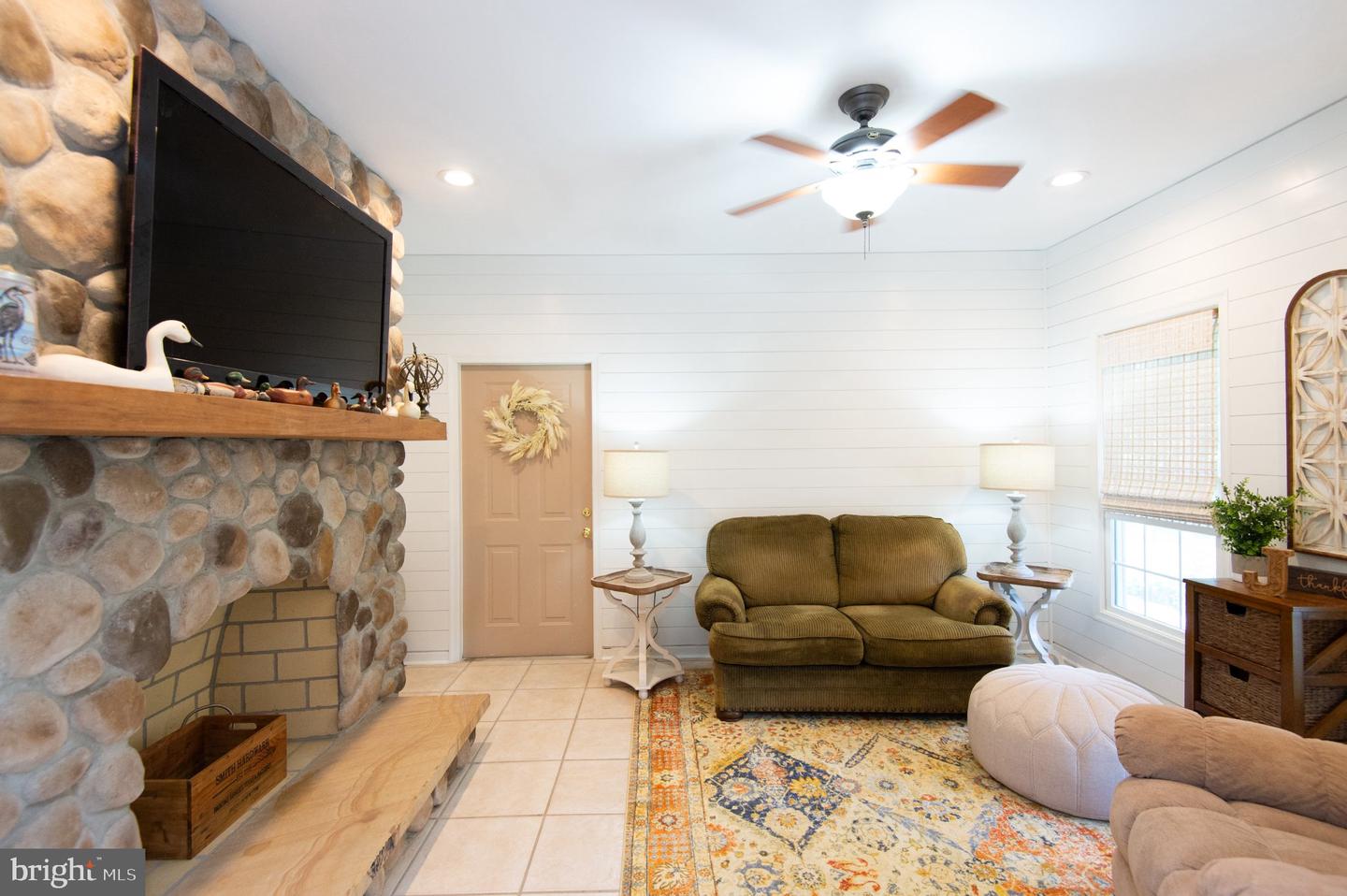 4911 Laurie Ln Property Photo 5