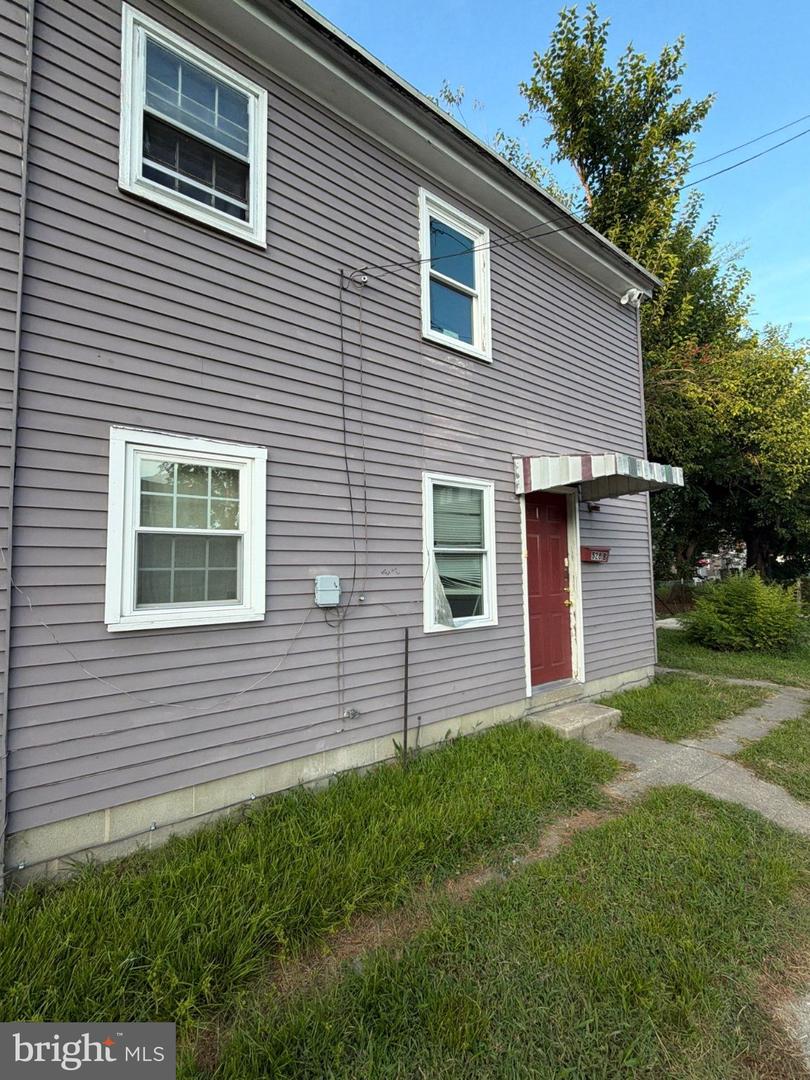 526 Pine St Property Photo 3