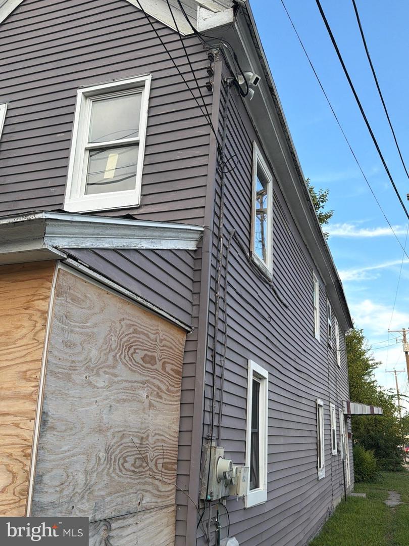 526 Pine St Property Photo 8