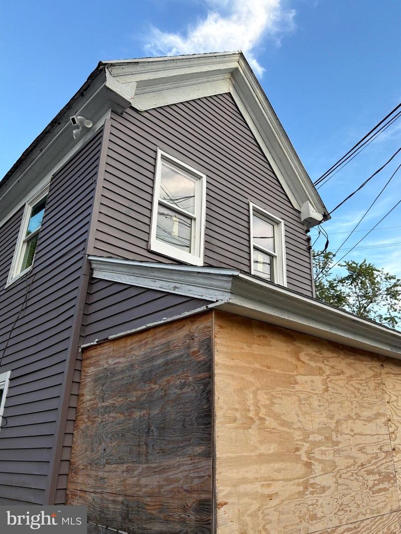 526 Pine St Property Photo 13