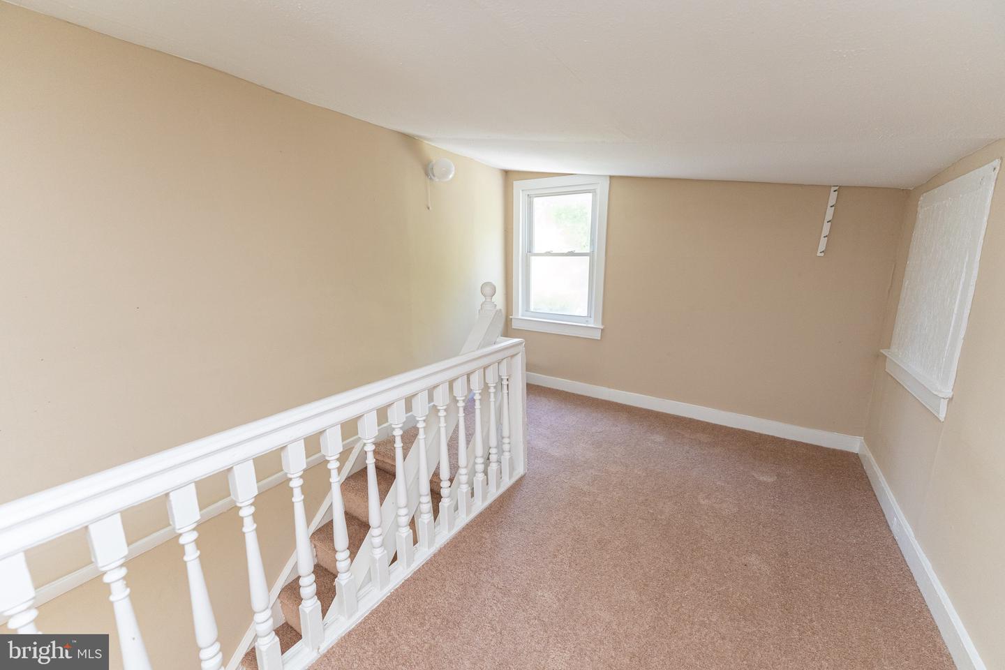 822 Park Ln Property Photo 4