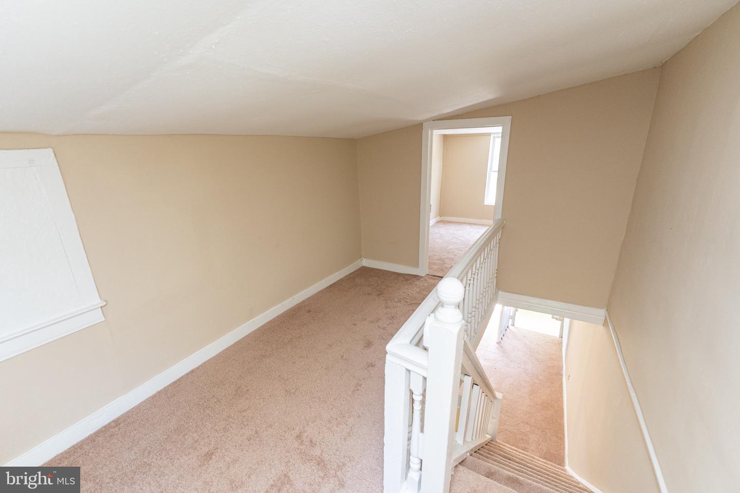 822 Park Ln Property Photo 5