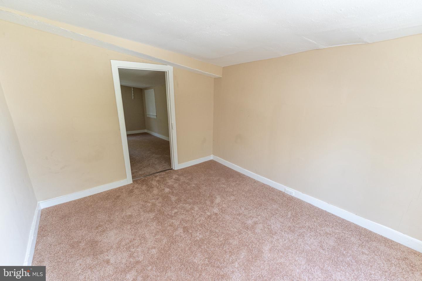 822 Park Ln Property Photo 7