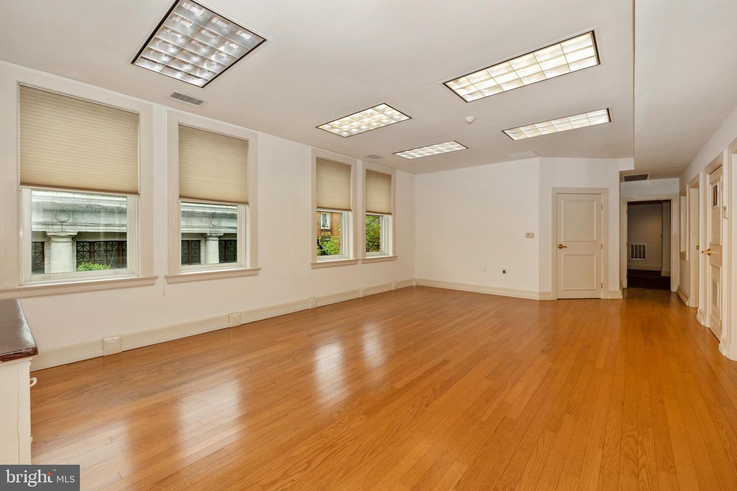 5 S Market St #3rd Floor Property Photo 4