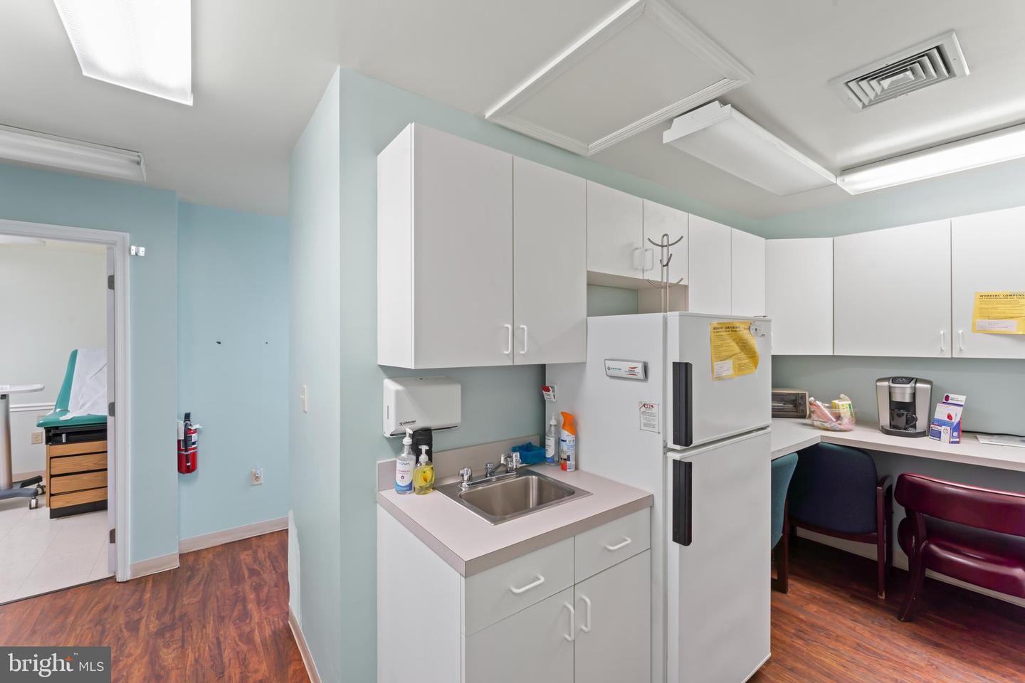 801 Toll House Ave #f1 Property Photo 8