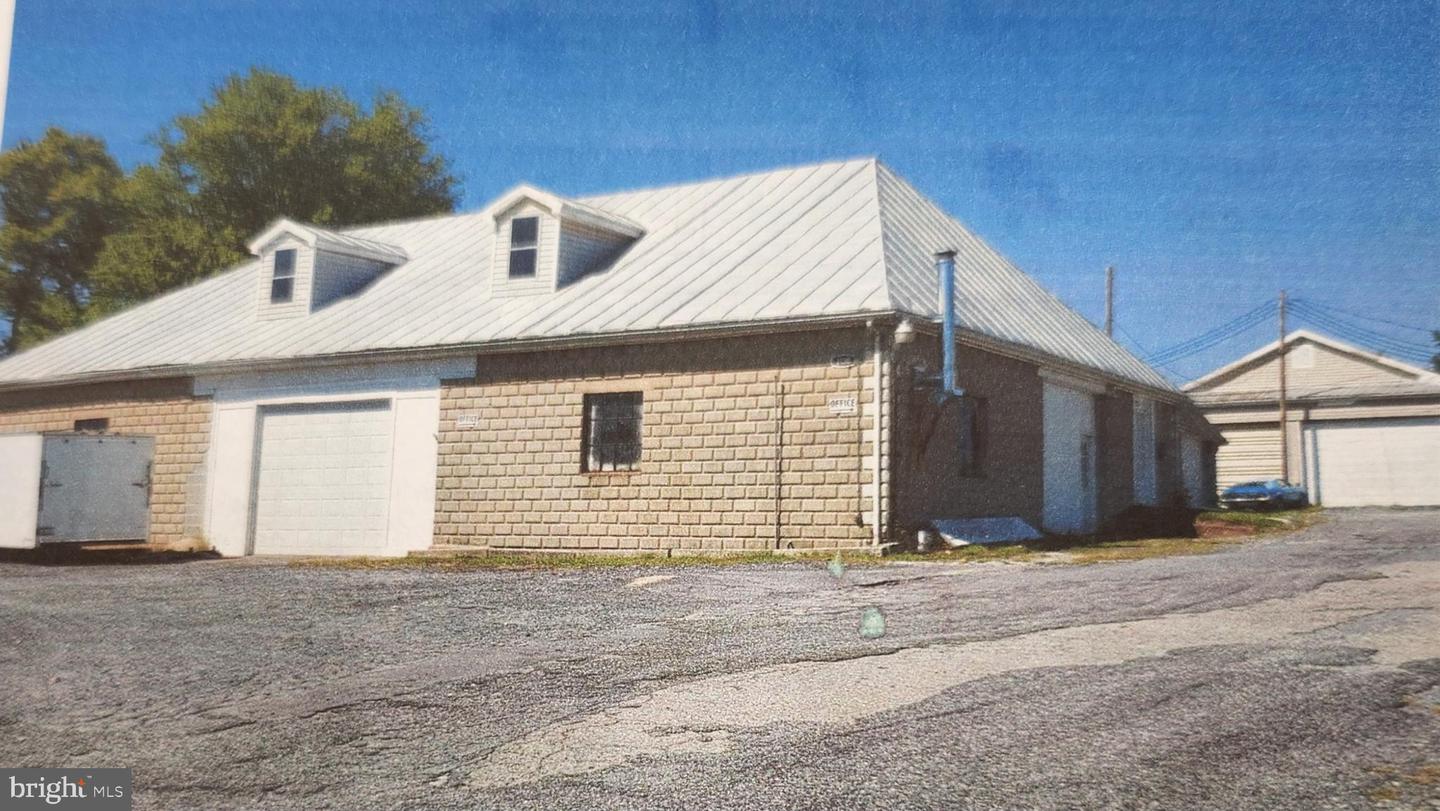 2132 Jefferson Property Photo 5