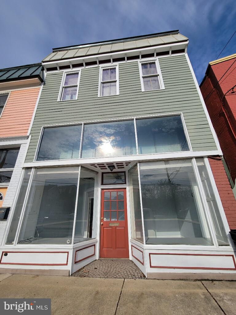 19 E Potomac St Property Photo 2