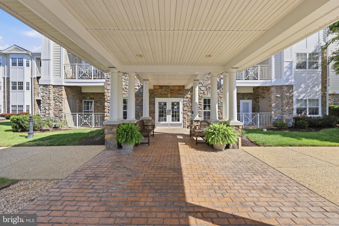 120 Burgess Hill Way #207 Property Photo 3