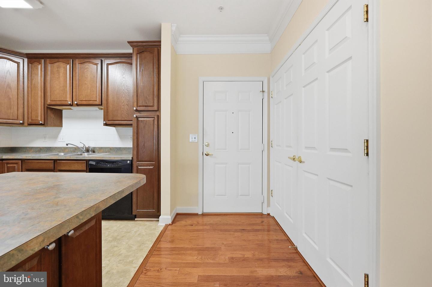120 Burgess Hill Way #207 Property Photo 6