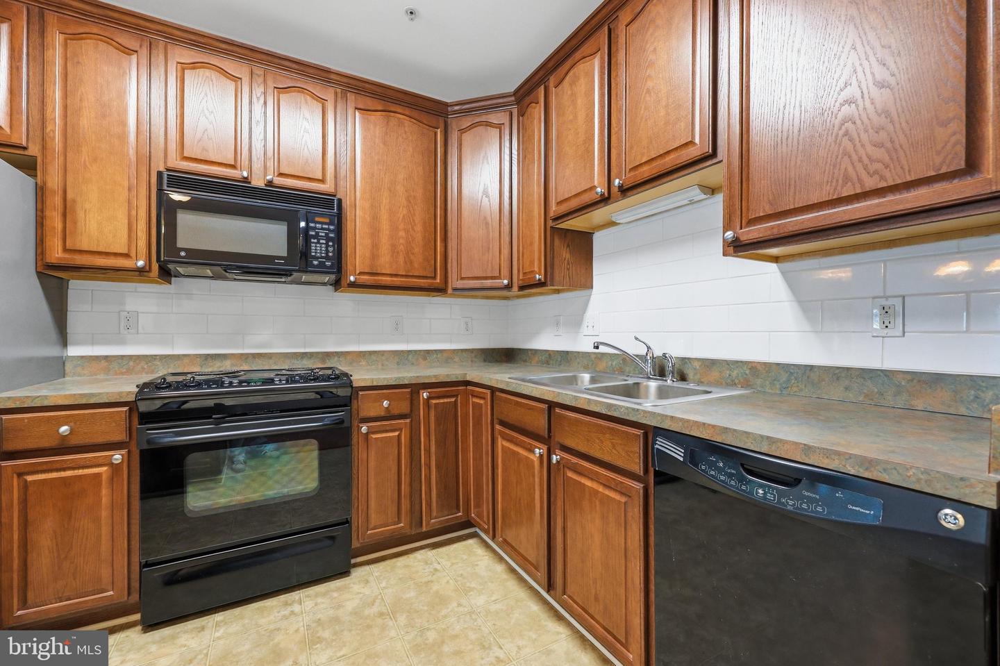 120 Burgess Hill Way #207 Property Photo 23