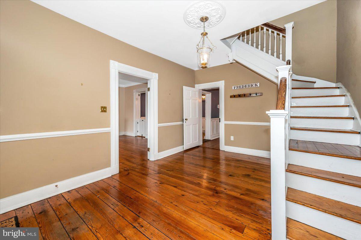 200 Church St E Property Photo 3