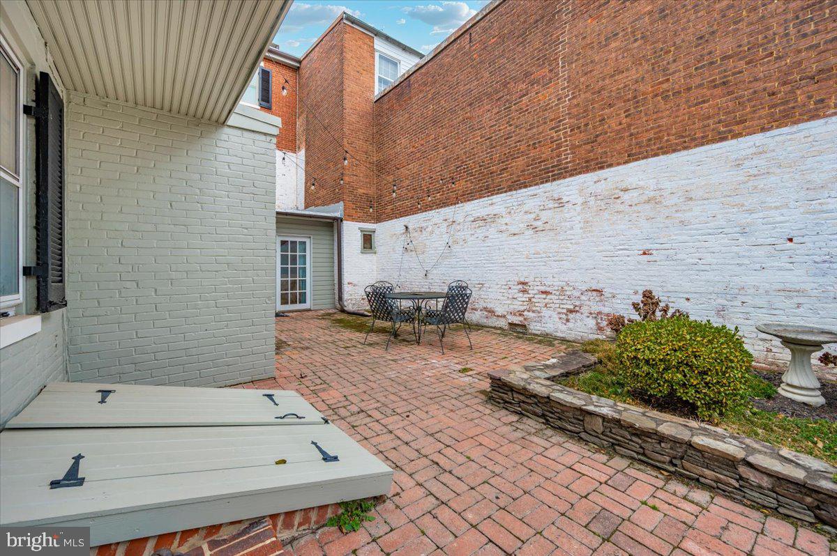 200 Church St E Property Photo 51