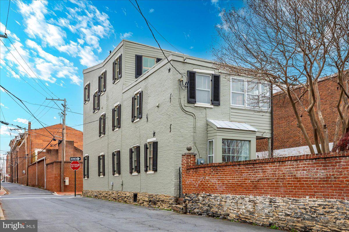 200 Church St E Property Photo 61