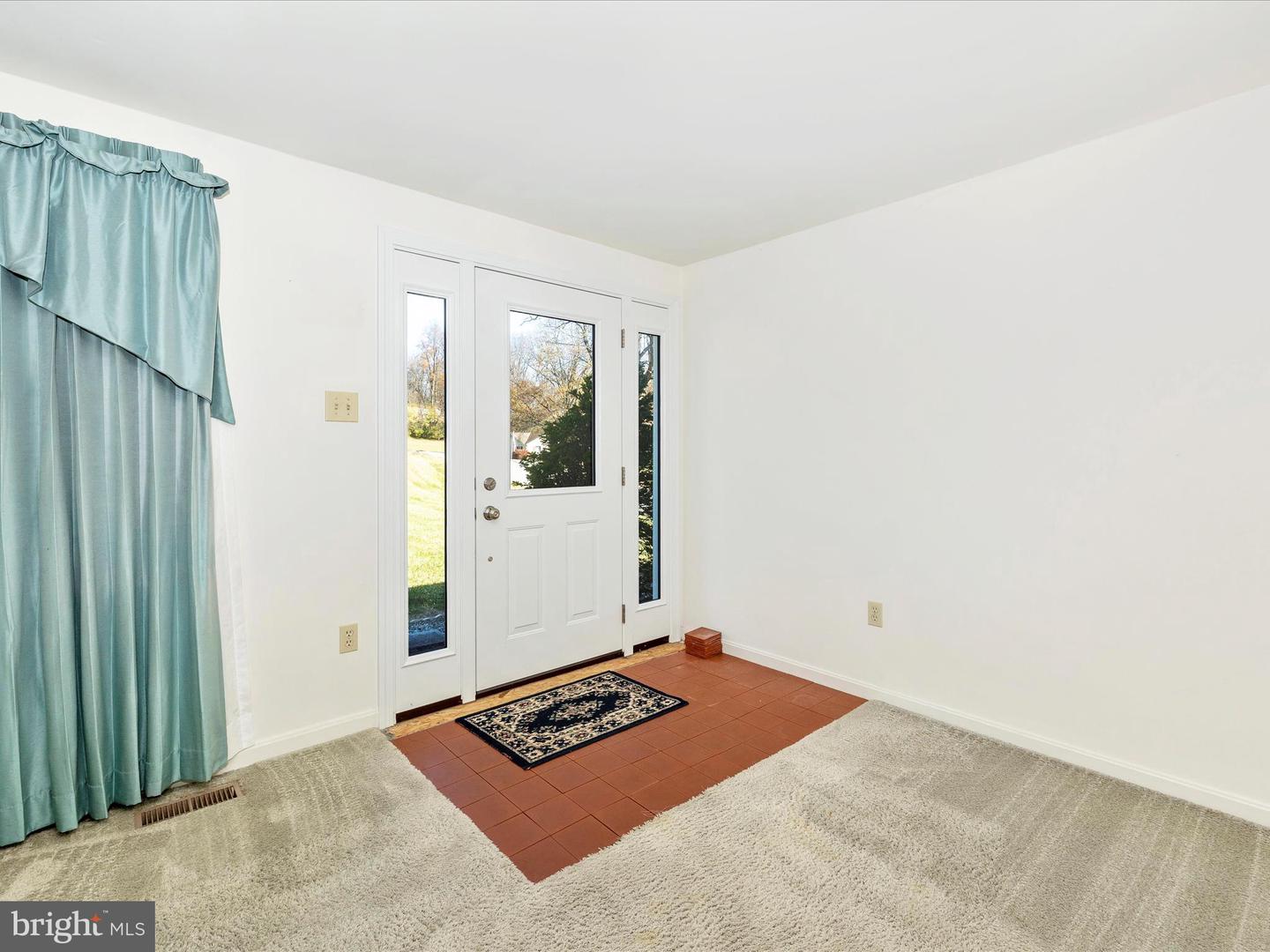 9575 Woodland Dr Property Photo 6