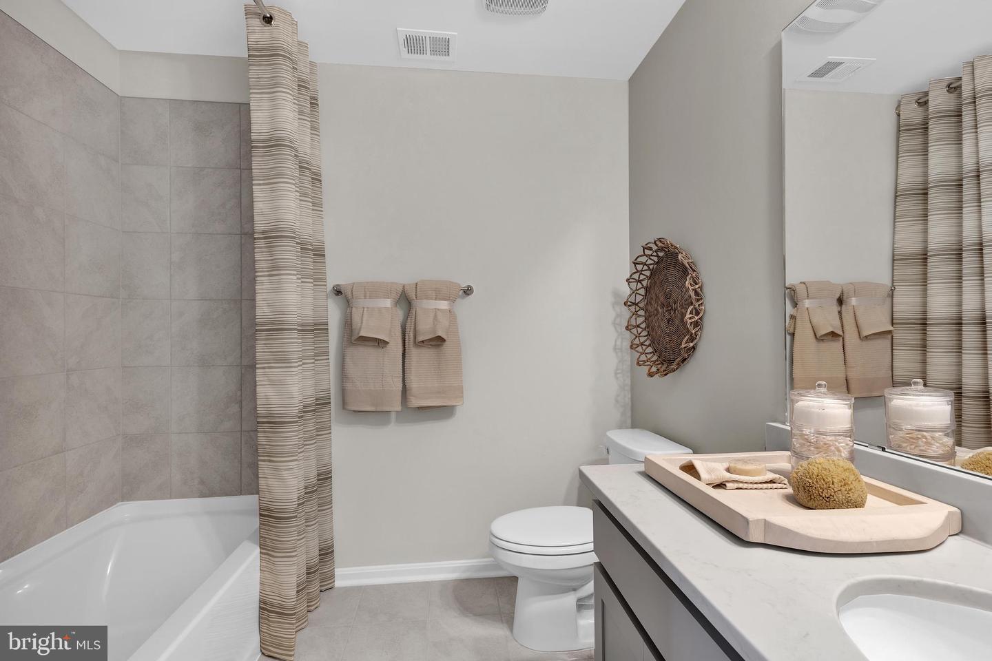 476 Herringbone St Property Photo 29