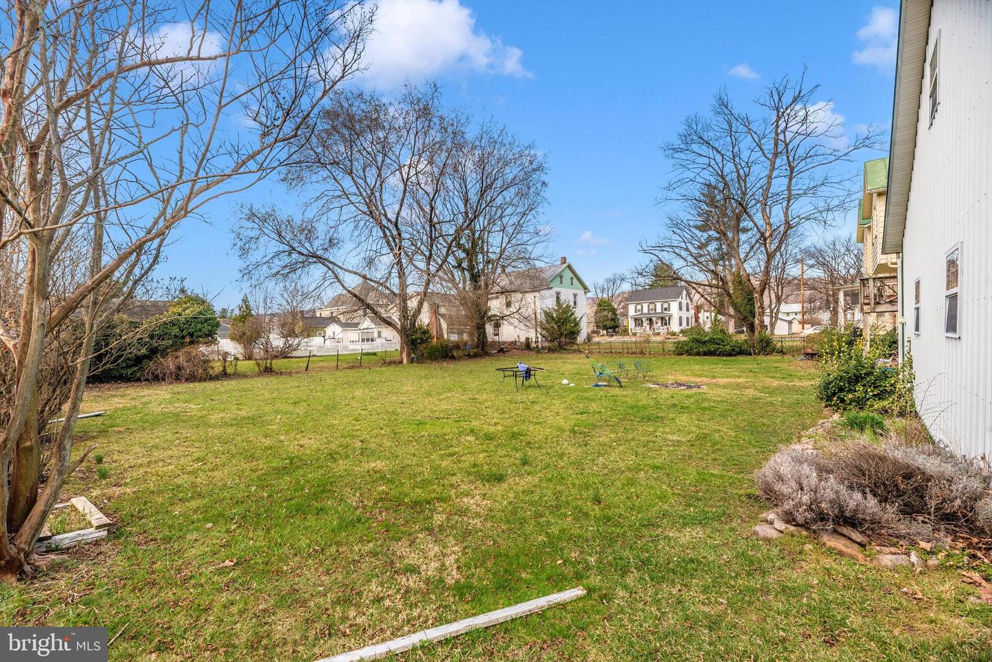 16 Lombard St Property Photo 10