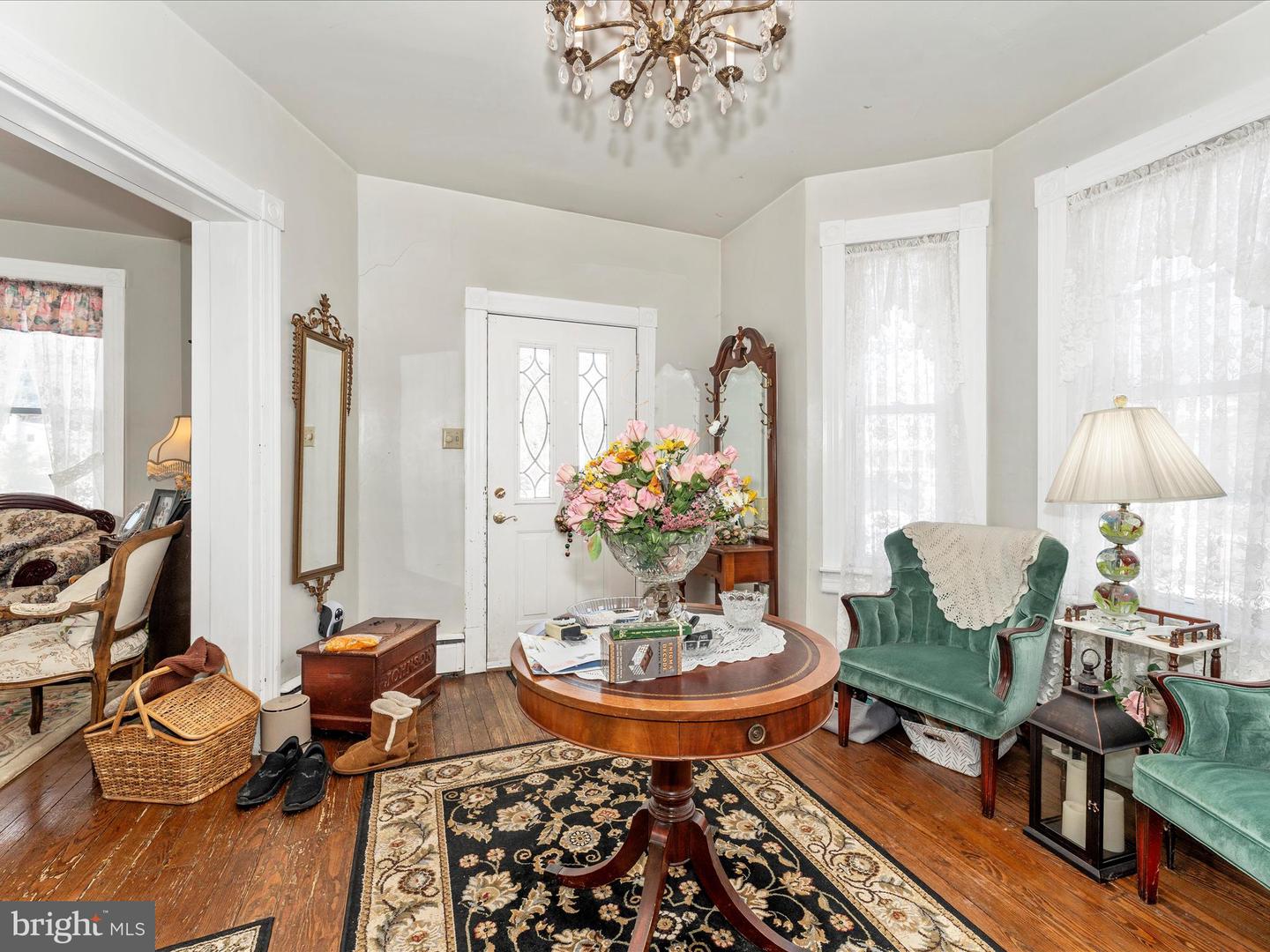 16 Lombard St Property Photo 14