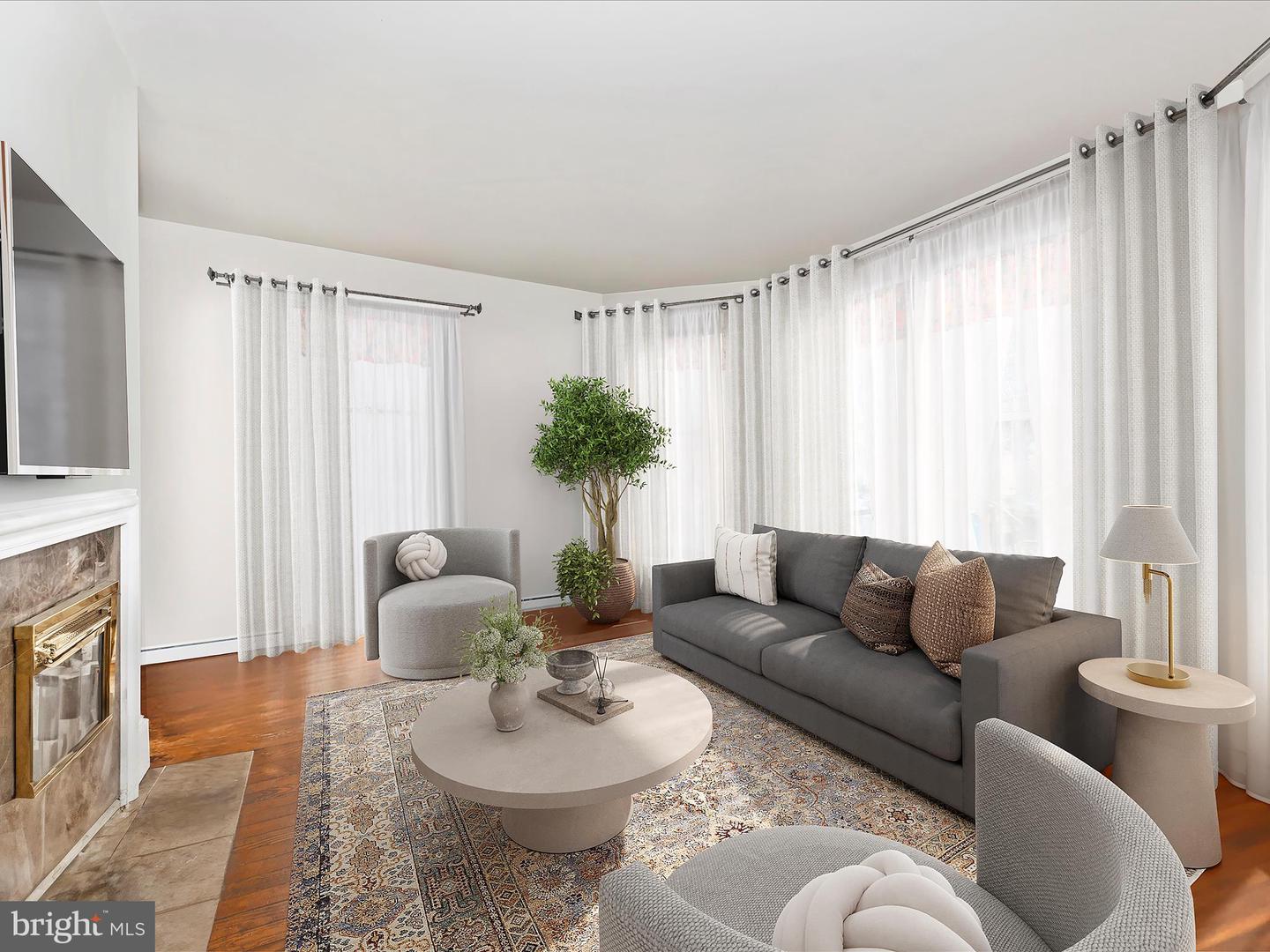 16 Lombard St Property Photo 16