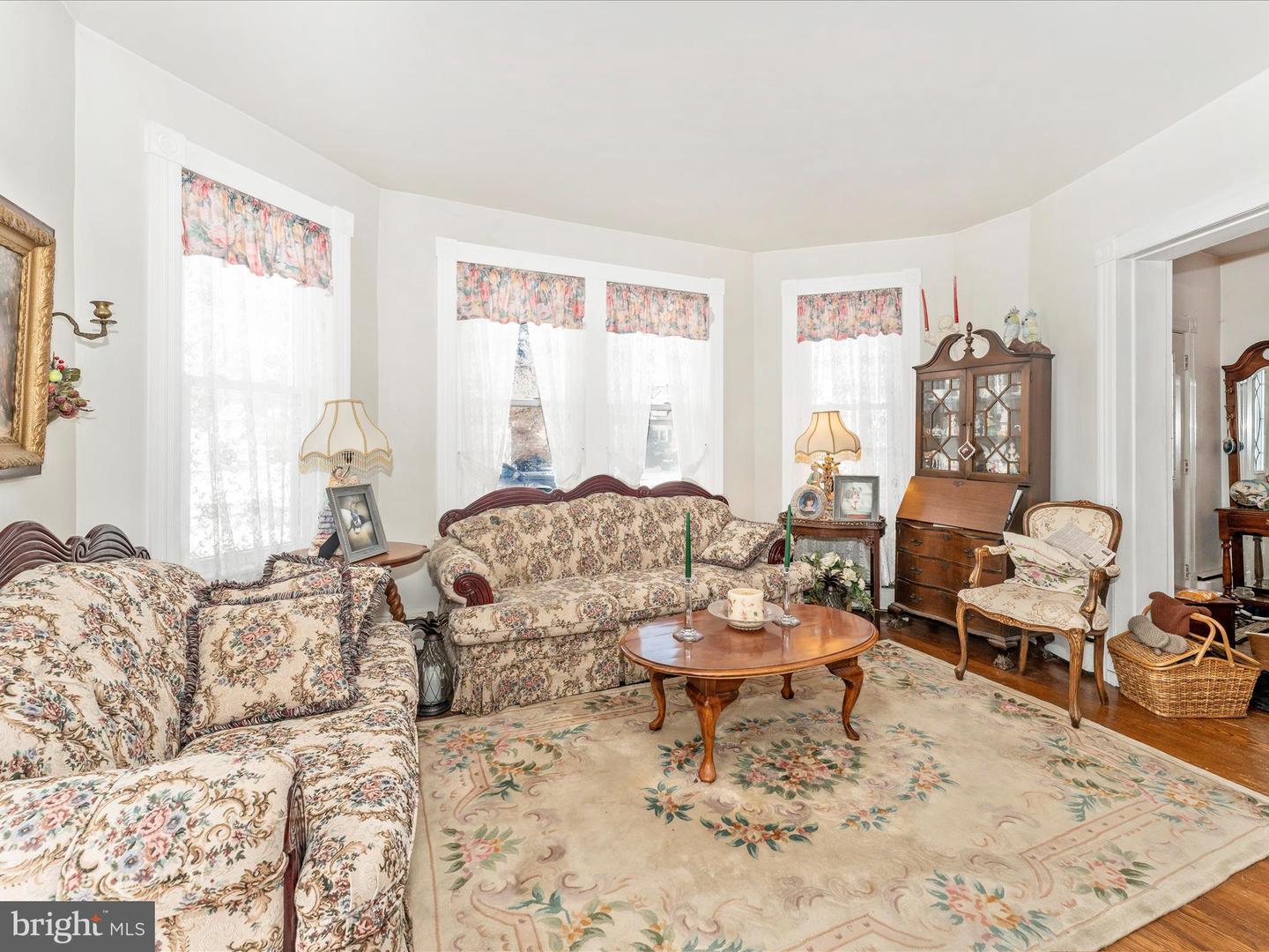 16 Lombard St Property Photo 18