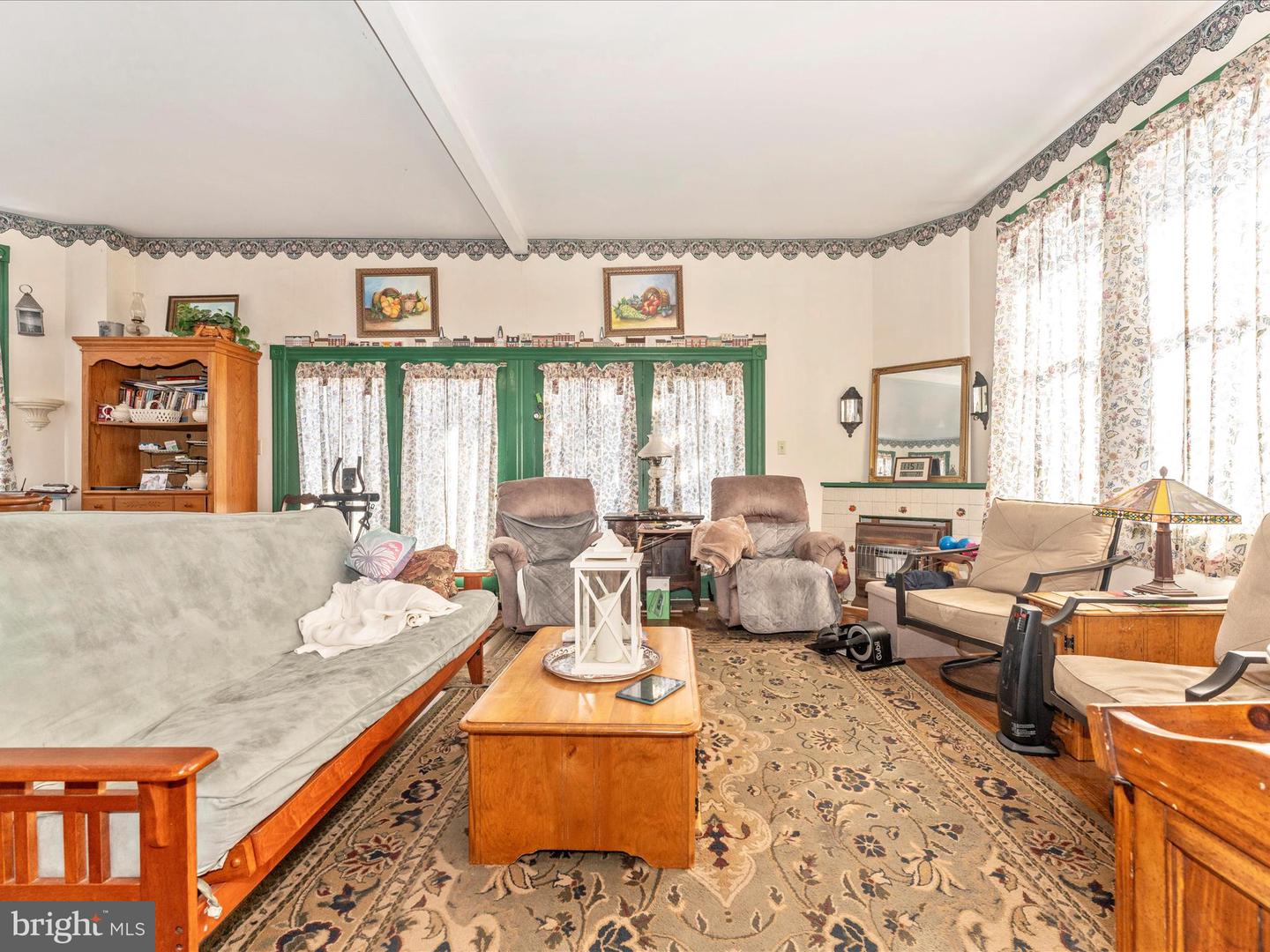 16 Lombard St Property Photo 24
