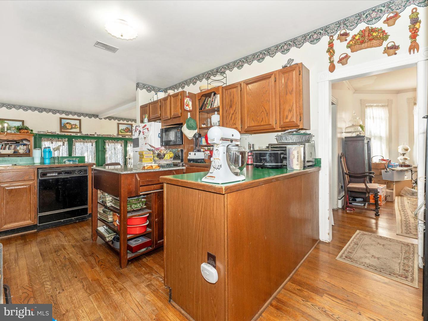 16 Lombard St Property Photo 26