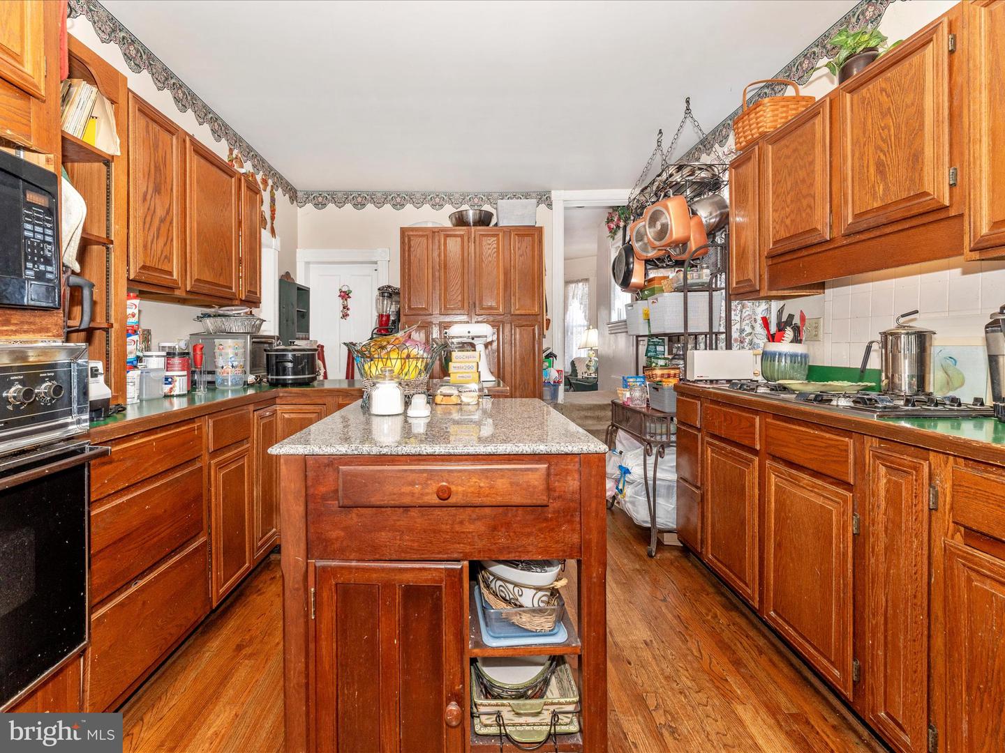 16 Lombard St Property Photo 29
