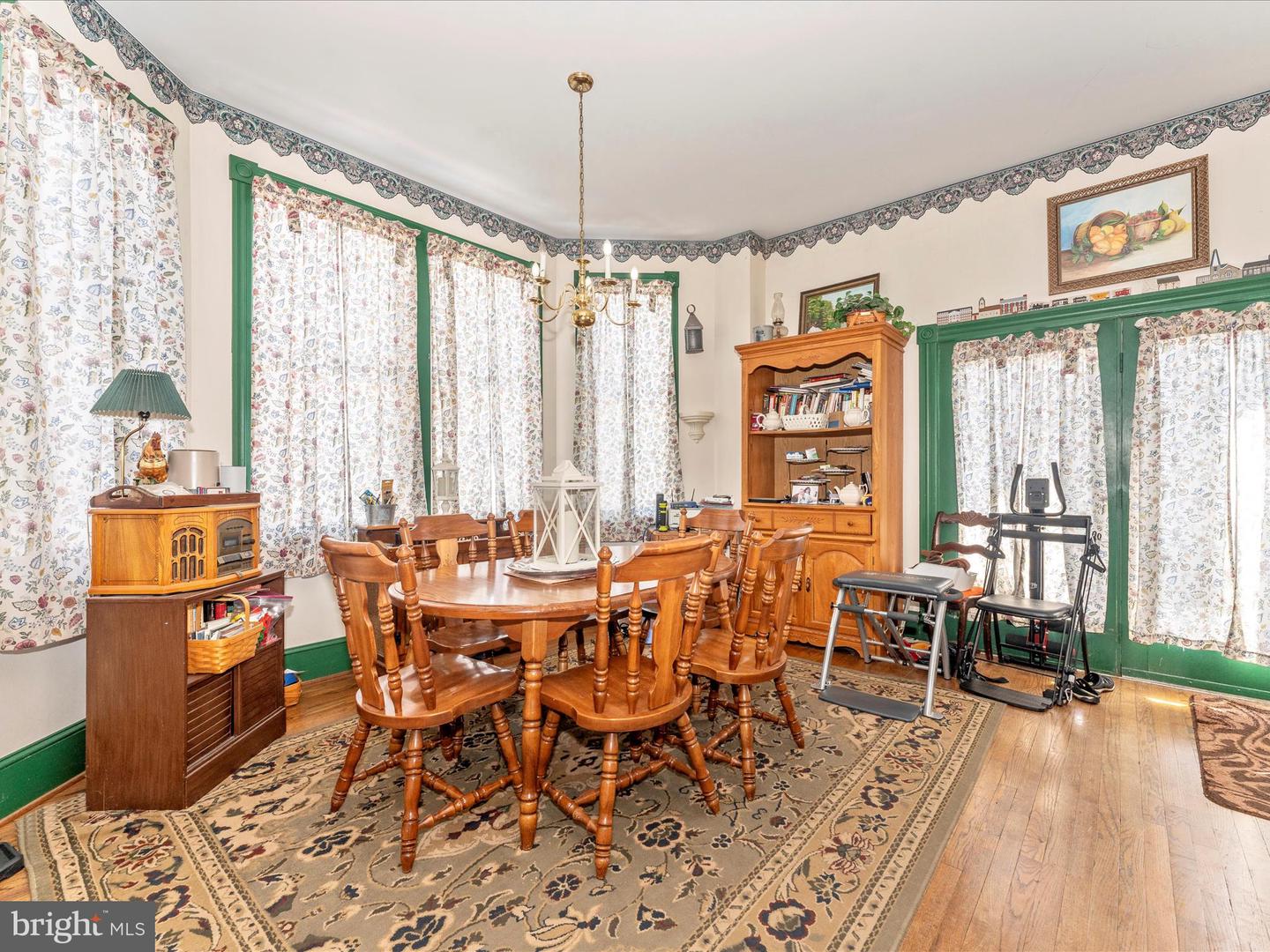 16 Lombard St Property Photo 31