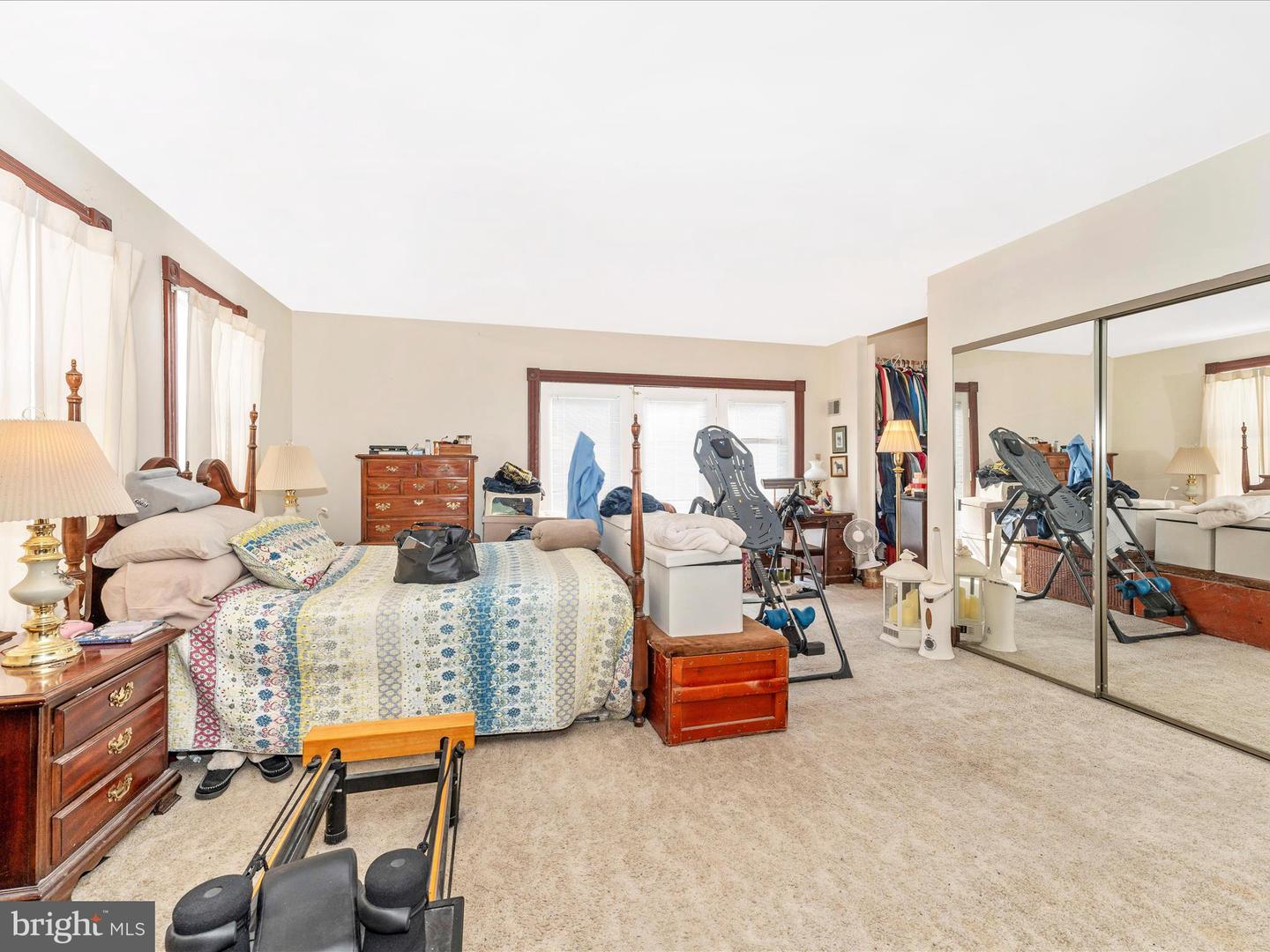 16 Lombard St Property Photo 43